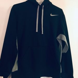 1 HOUR SALE🎈Nike Therma Fit Hoodie boy’s small